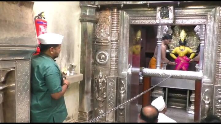 विशेष म्हणजे मंदिर समितीने आवाहन केल्यानंतर केवळ काहीच दिवसात राज्यभरातील भाविकांकडून सर्व चंदन उटी पूजेचे बुकिंग फुल झाले आहे .