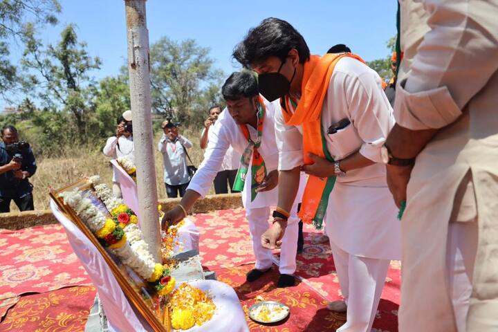 शिराळामध्ये पूर्वीप्रमाणे नागपंचमी होण्यासाठी प्रयत्न करणार असल्याचेही त्यांनी सांगितले.