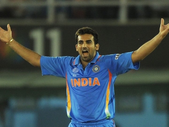 भारत के दिग्गज तेज गेंदबाद जहीर खान भी 2003-04 में गोल्डन डक की हैट्रिक लगा चुके हैं. वह इस लिस्ट में शामिल होने वाले तीसरे भारतीय बल्लेबाज थे.