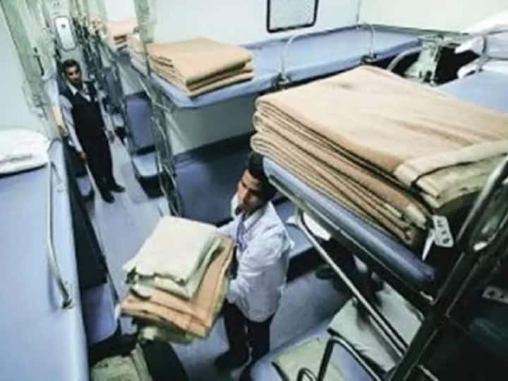 Indian Railways announced that AC economy coach will be reactivated Passengers will also be given blankets ஏசி எகனாமி கோச் மீண்டும் செயல்படுத்தப்படும்… பயணிகளுக்கு போர்வையும் தரப்படும் - இந்தியன் ரயில்வே அறிவிப்பு!