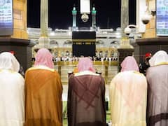 Ramadan 2023: Taraweeh Prayer Begins Around The World, London Illuminated And Adorned In A First — See Pics