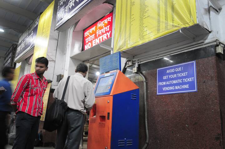 পরিসংখ্যান অনুযায়ী, এই নয়া কোচ নিয়ে আসার এক বছরের মধ্যেই এর থেকে রেলওয়ে ২৩১ কোটি টাকা আয় করেছে। ২০২২ সালের এপ্রিল- অগস্ট মাসে ১৫ লক্ষ মানুষ এই কোচে যাত্রা করেছেন। এর ফলে আয় হয়েছে ১৭৭ কোটি টাকা।