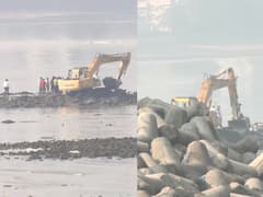 సముద్రంలో దర్గా నిర్మాణం, బుల్‌డోజర్లతో కూల్చేసిన అధికారులు