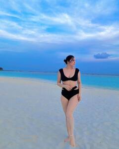 Kundali Bhagya की संस्कारी 'बहू' ने दिखाया बिकिनी अवतार, ‘प्रीता’ की ये तस्वीरें देख फैंस मदहोश | PICS