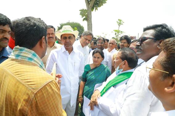 KCR in Khammam: అన్నదాతలకు అండగా సీఎం కేసీఆర్ - ఎకరానికి రూ.10 వేల నష్ట పరిహారం