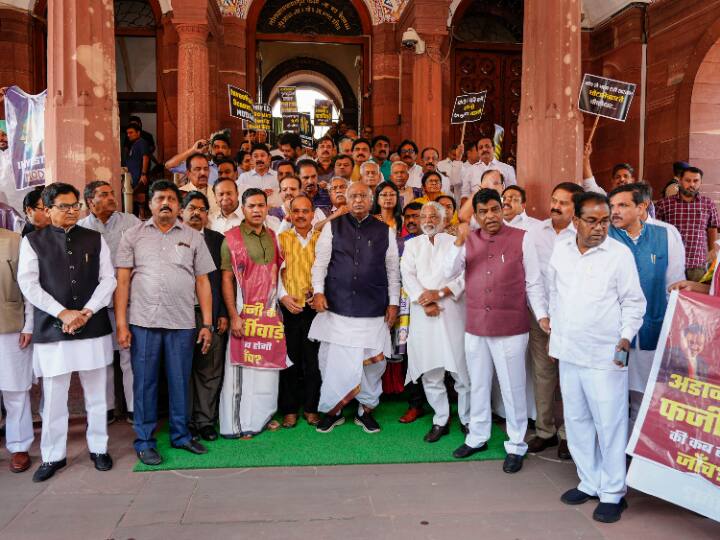 Parliament Budget Session Rahul Gandhi Remarks and Adani Row session adjourned know 10 big things Parliament Session: संसद में जारी रहा हंगामा, अनुदान मांग के प्रस्ताव लोकसभा से पारित, पीएम मोदी ने स्पीकर से की मुलाकात | बड़ी बातें