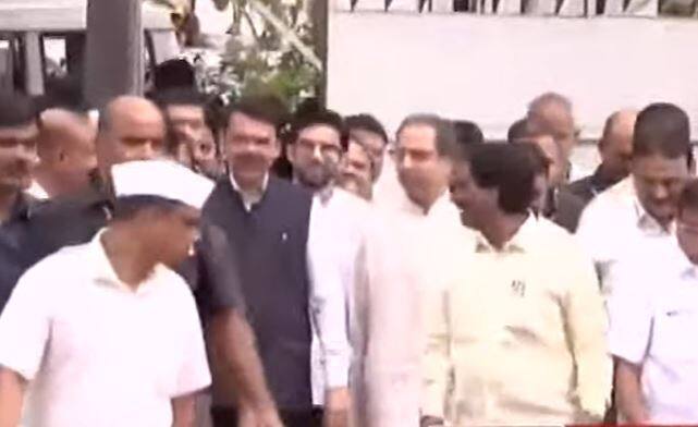 या दोन्ही नेत्यांची एकत्र एन्ट्री झाल्यानं हा सर्वांच्याच चर्चेचा विषय ठरला.