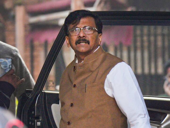 Rahul Gandhi News Sanjay Raut reaction Modi Surname defamation case Rahul Gandhi Defamation Case: राहुल गांधी की सजा पर संजय राउत ने अपने अंदाज में दी प्रतिक्रिया, 'नो कॉमेंट्स' वाला ट्वीट किया