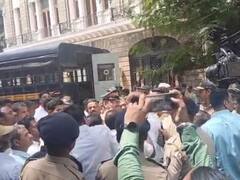 आमदार हसन मुश्रीफांच्या समर्थनार्थ कागलमधील हजारो शेतकरी थेट ईडी कार्यालयात