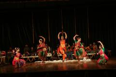 Photos: उदयपुर में स्टूडेंट्स और टीचर्स ने दी जोरदार प्रस्तुति, 3 दिवसीय बसंत ऋतु के कार्यक्रम में गूंजें 6 राज्यों के लोकगीत