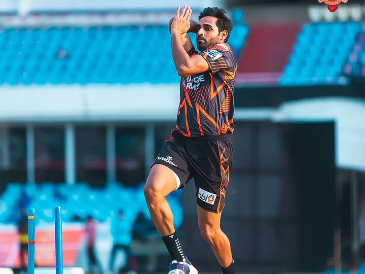 ఉప్పల్ మైదానంలో స్వింగ్ కింగ్ బౌలింగ్