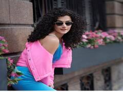 कर्ली हेयर वाली बॉलीवुड की ये स्टनिंग दीवा है फैशन इंस्पिरेशन का वन स्टॉप सेंटर, तापसी पन्नू से लें लेटेस्ट फैशन ट्रेंड का मोटिवेशन