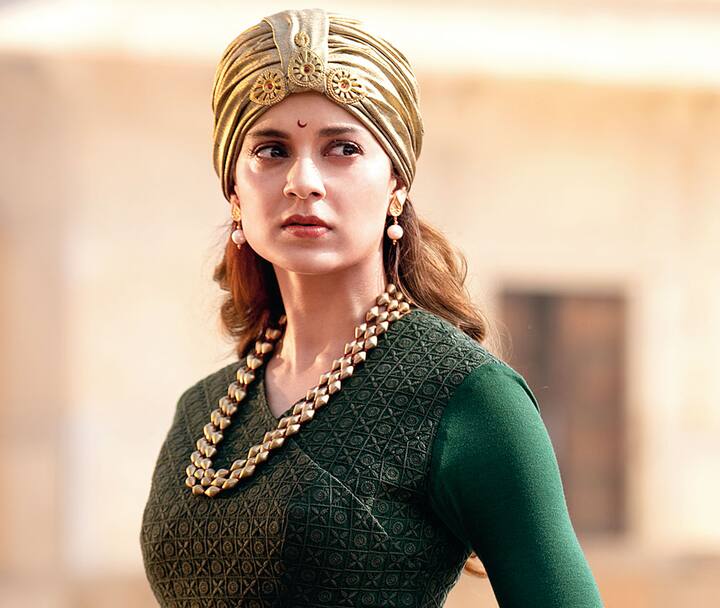 'মণিকর্ণিকা: দ্য কুইন অফ ঝাঁসি' দিয়ে চলচ্চিত্র নির্মাণে আত্মপ্রকাশ করেছিলেন। এই ছবিতে ঝাঁসির রানি লক্ষ্মীবাইয়ের চরিত্রে অভিনয় করছিলেন অভিনেত্রী।