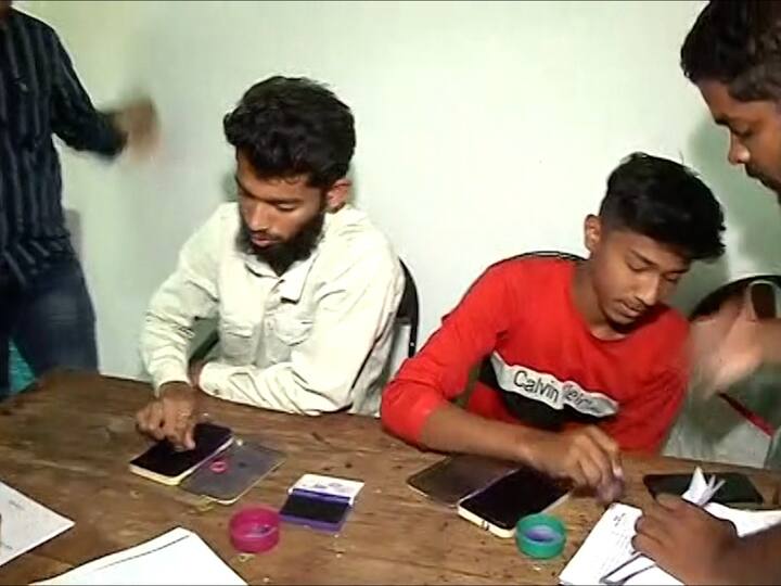 विशेष म्हणजे एकाच दिवसात 24 हजार आक्षेपाचे अर्ज विभागीय आयुक्त कार्यलयात दाखल झाले आहे. तर नामांतराच्या समर्थनात आणि विरोधात दाखल होणाऱ्या अर्जातून आपली भूमिका भक्कमपणे मांडण्याचा प्रयत्न केला जातोय.