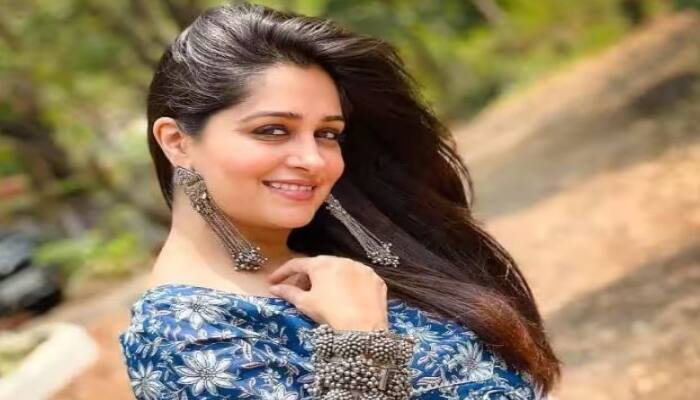 Dipika Kakar Profession Before Acting : ਟੀਵੀ ਅਦਾਕਾਰਾ ਦੀਪਿਕਾ ਕੱਕੜ 'ਸਸੁਰਾਲ ਸਿਮਰ ਕਾ' ਲਈ ਜਾਣੀ ਜਾਂਦੀ ਹੈ। ਹਾਲਾਂਕਿ, ਕੀ ਤੁਸੀਂ ਜਾਣਦੇ ਹੋ ਕਿ ਉਹ ਐਕਟਿੰਗ ਤੋਂ ਪਹਿਲਾਂ ਕੀ ਕੰਮ ਕਰਦੀ ਸੀ? ਆਓ ਜਾਣਦੇ ਹਾਂ।