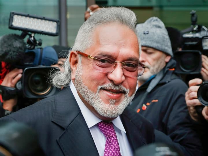 Vijay Mallya bought properties worth crores in France England amid Kingfisher Airlines cash crunch CBI 'जब डूब रही थी किंगफिशर तभी माल्या ने खरीदी यूके-फ्रांस में करोड़ो की प्रॉपर्टी', सीबीआई ने चार्जशीट में किया दावा