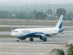 दुबई से लाए Duty Free शराब, फ्लाइट में ही बनाने लगे पैग, आधी बोतल गटक करने लगे गाली-गलौज और फिर...