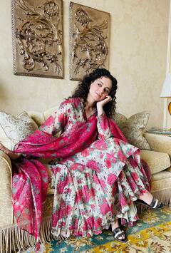 Kangana Ranaut: বড্ড বয়স কম, মানাবে না! কেরিয়ারের প্রথম ছবি থেকেই বাদ পড়ছিলেন কঙ্গনা!