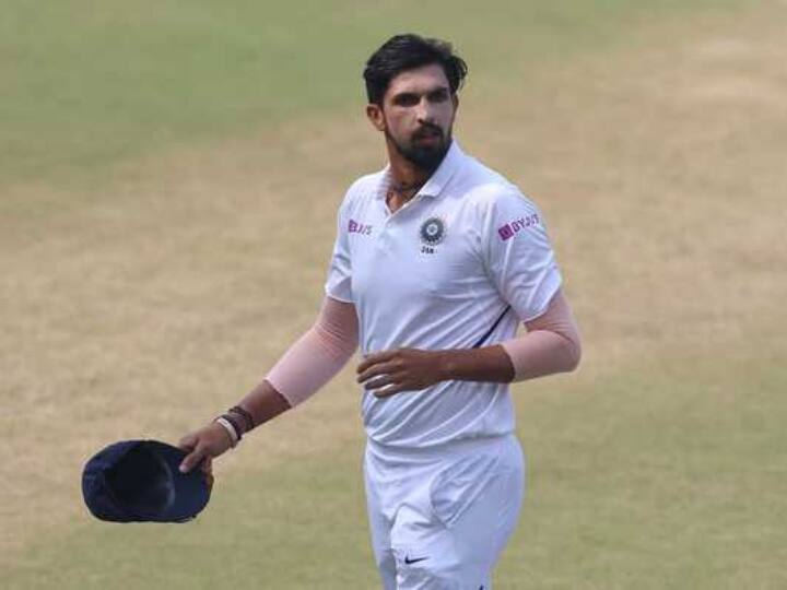 जहीर के बाद इशांत शर्मा के साथ भी 2010 -11 में ऐसी घटना घटी थी. इशांत भी वनडे मैच में गोल्डन डक की हैट्रिक का का शिकार हो चुके हैं.