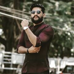 HBD Vijay Yesudas : அட அட.. அப்பாவின் குரலை உரித்து வைத்த விஜய் யேசுதாஸின் பிறந்தநாள் இன்று!