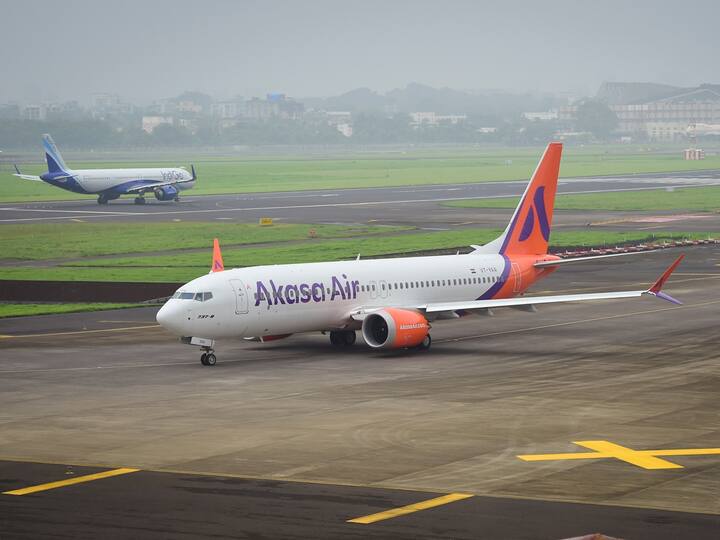 Akasa Air To Put Three-Digit Aircraft Order By 2023 End Hire 1000 People By March 2024 Says CEO Vinay Dube Akasa Air To Put 'Three-Digit' Aircraft Order By Year-End, Hire 1,000 People By March 2024, Says CEO