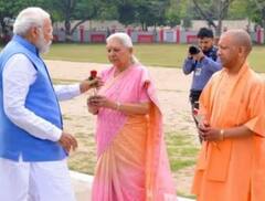 PM Modi Varanasi Visit : તસવીરોમાં જુઓ પીએમ મોદીનો વારાણસી પ્રવાસ, રાજ્યપાલ અને મુખ્યમંત્રીએ આ રીતે કર્યુ સ્વાગત