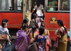 Pune ST : 'हाफ तिकीट'मुळे ताई, माई, आक्कांचा प्रवास जोरात; पुणे जिल्ह्यात 3 लाख महिलांनी केला एसटीतून प्रवास