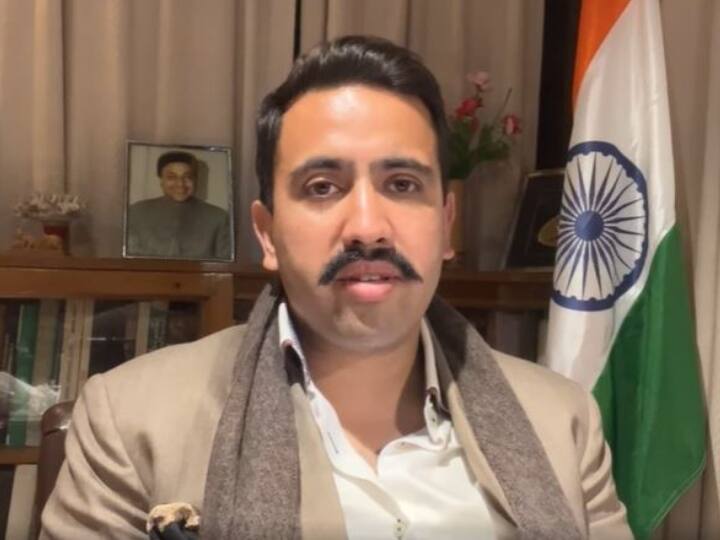 Rahul Gandhi Disqualified Himachal Pradesh Cabinet Minister Vikramaditya Singh Reaction ANN Rahul Gandhi News: राहुल गांधी की सदस्यता खत्म होने पर विक्रमादित्य सिंह की प्रतिक्रिया, कहा- 'नए-नए नुस्खे लाकर BJP...'