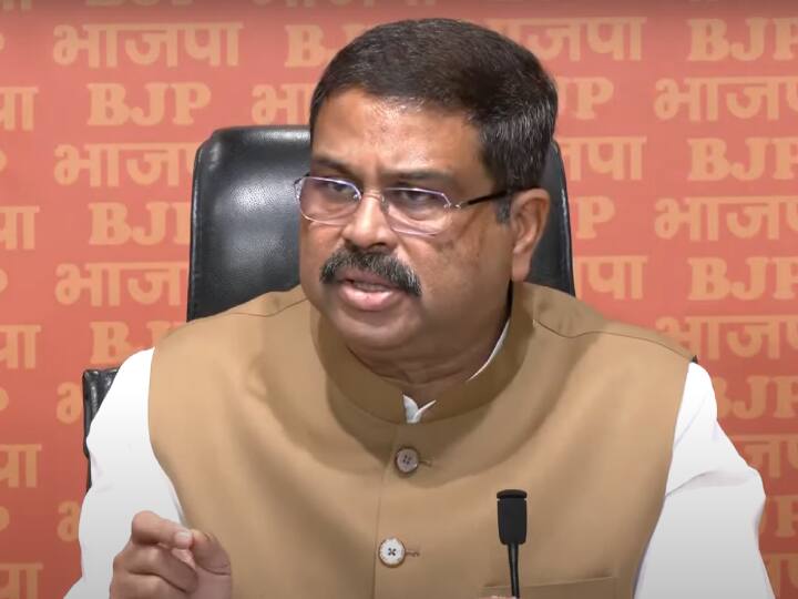 Suicide cases: IITs to appoint mental health counsellors IIT: அதிகரிக்கும் ஐஐடி தற்கொலைகள்; பாகுபாடு கூடாது, உளவியல் ஆலோசகர்கள் நியமனம்- மத்திய அமைச்சர் அறிவிப்பு 