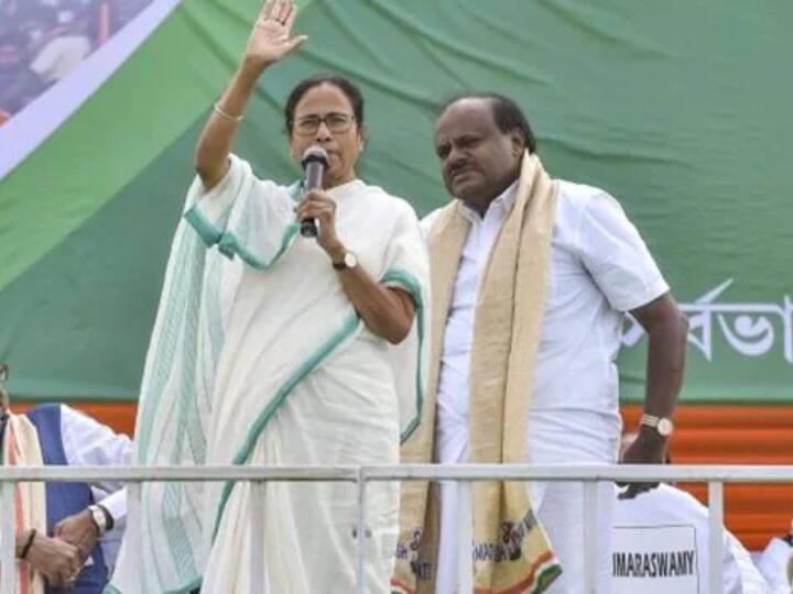 Preparation for third front?  Bengal CM Mamata Banerjee will meet JDS Chief Kumaraswamy today, efforts will be made to bring regional parties together