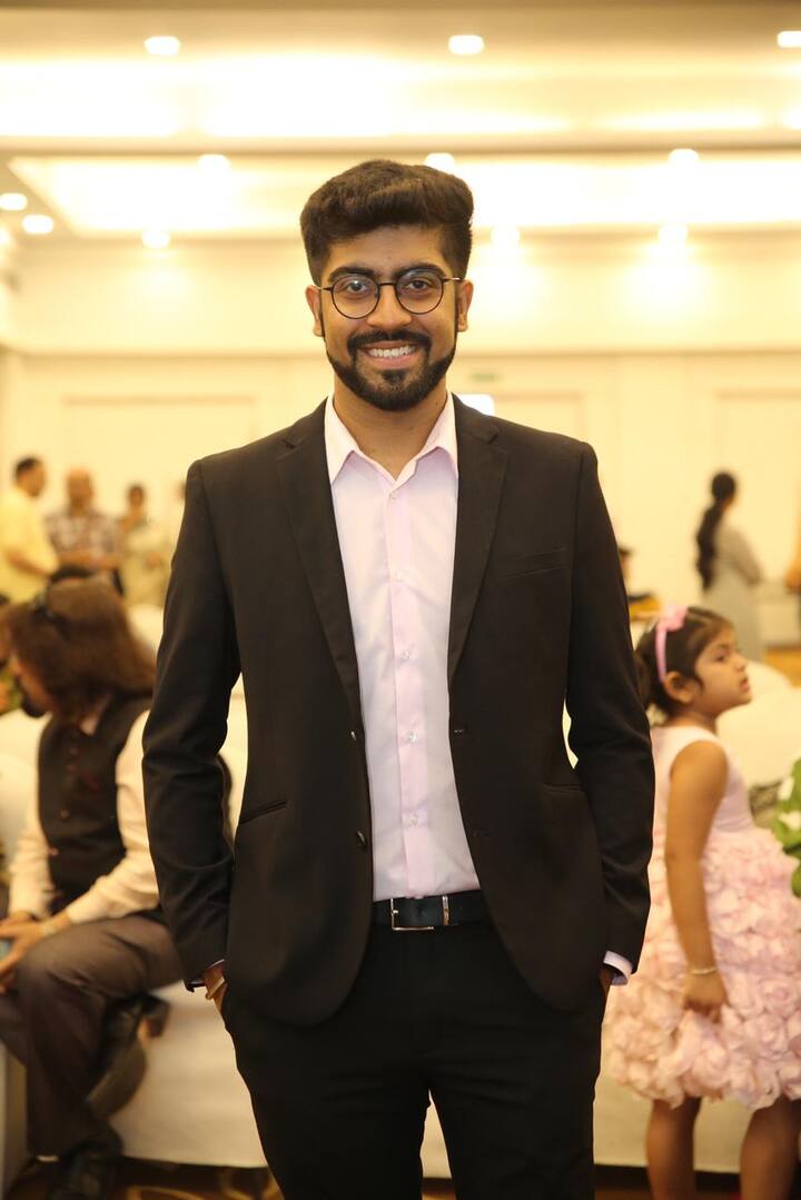 এই ছবি এক ৭৫ বছরের বৃদ্ধ ও ১০ বছরের ছেলের সম্পর্কের।