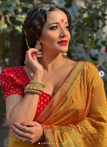 ਅਭਿਨੇਤਰੀ ਮੋਨਾਲੀਸਾ ਇਸ 'ਚ ਬੇਹੱਦ ਖੂਬਸੂਰਤ ਅਤੇ ਕਿਲਰ ਨਜ਼ਰ ਆ ਰਹੀ ਹੈ। ਅਦਾਕਾਰਾ ਮੋਨਾਲੀਸਾ ਦੀਆਂ ਤਸਵੀਰਾਂ ਨੂੰ ਪ੍ਰਸ਼ੰਸਕ ਕਾਫੀ ਪਸੰਦ ਕਰ ਰਹੇ ਹਨ।