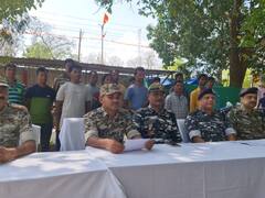 सुकमा: 8 लाख के इनामी नक्सली समेत 16 ने किया आत्मसमर्पण, लंबे समय से थे सक्रिय