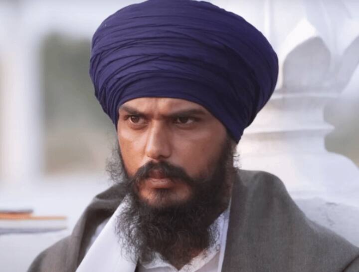 Fugitive Amritpal Singh may run away to Nepal in the guise of a monk, alert issued at Gauriphanta border Waris Punjab De: साधू के भेष में नेपाल भाग सकता है अमृतपाल! गौरीफंटा बॉर्डर पर अलर्ट जारी, डॉग स्क्वायड की मदद से तलाश जारी