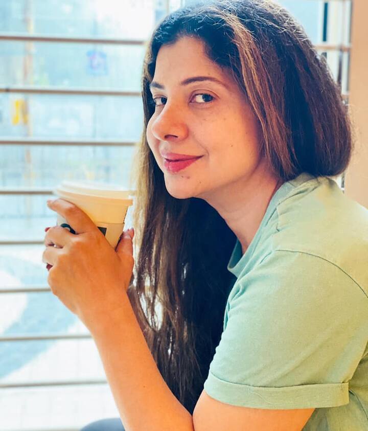 लेकिन लाख जतन के बावजूद एक्ट्रेस बॉलीवुड और भोजपुरी इंडस्ट्री में अपने पैर नहीं जमा पाईं.