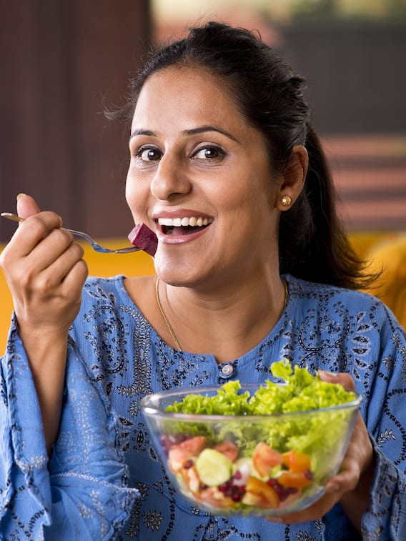 Navratri 2023: नवरात्रि व्रत में खाली पेट ना खाएं ये चीजें