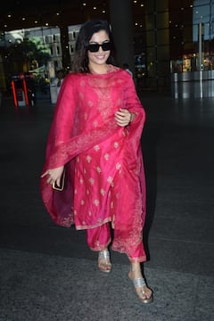 Rashmika Mandanna Dons Steal-Worthy Ethnic Attire