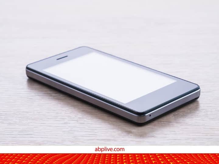 Pebble company and others are working on Mini size Android Phone details here iPhone की तरह दिखने वाला छोटा एंड्रॉइड फोन चाहिए तो ये कंपनी बना रही ऐसा फोन