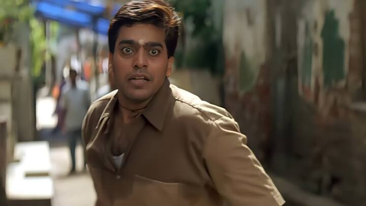 दुश्मन – इस लिस्ट में सबसे पहला नाम ‘दुश्मन’ फिल्म में खूंखार सीरियल किलर बने ‘गोकुल पंडित’ बने आशुतोष राणा का है. एक्टर फिल्म में बड़ी ही बेरहमी से औरतों का रेप करते हैं और फिर उन्हें मार डाल देते हैं. उनका ये किरदार आज भी लोगों का डरा देता है.