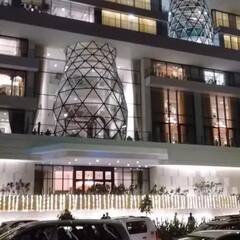 450 करोड़ के बंगले से लेकर 90 करोड़ के लहंगे तक... इन बेशकीमती चीजों पर राज करती हैं ईशा अंबानी