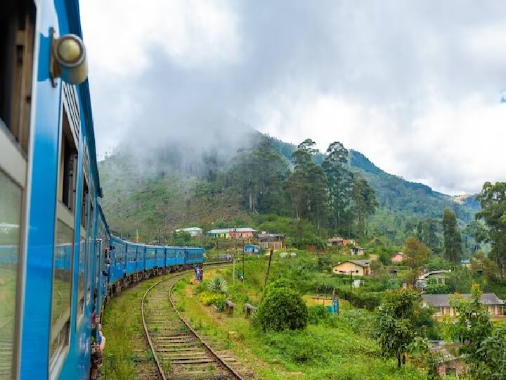 Slowest Train of India: इंडियन रेलवे आम लोगों के जीवन का एक अभिन्न हिस्सा है. लोग लंबी दूरी की यात्रा करने के लिए ट्रेन का ही इस्तेमाल करते हैं. इससे वह जल्दी भी अपने गंतव्य तक पहुंच जाते हैं.