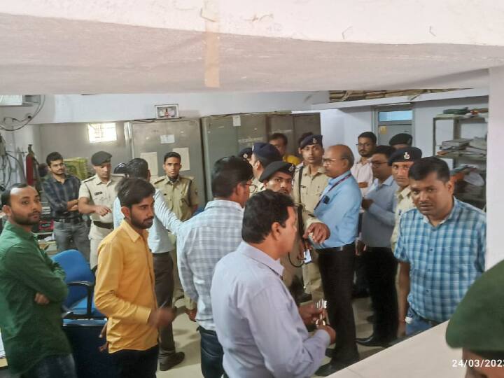 Samastipur Bank Loot of 11 Lakh Rupees From South Bihar Gramin Bank Pusa Thanda Police Station ann Samastipur Bank Loot: समस्तीपुर में 11 लाख रुपये की लूट, ग्राहक बनकर बैंक में घुसे थे बदमाश, एक महीने में तीसरी घटना