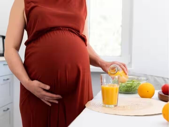 Chaitra Navratri 2023 fasting rules for pregnant women follow these tips during nine days vrat Navratri 2023: ગર્ભાવસ્થામાં પણ નવરાત્રિના  9 દિવસ ઉપવાસ કરી રહ્યાં છો? તો જાણો શું કરવું,શું નહિ