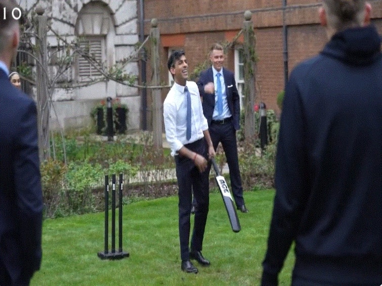 UK PM Rishi Sunak Tries His Hand At Cricket Faces Chris Jordan And Sam Curran. WATCH UK PM Rishi Sunak Tries His Hand At Cricket, Faces Chris Jordan And Sam Curran. WATCH