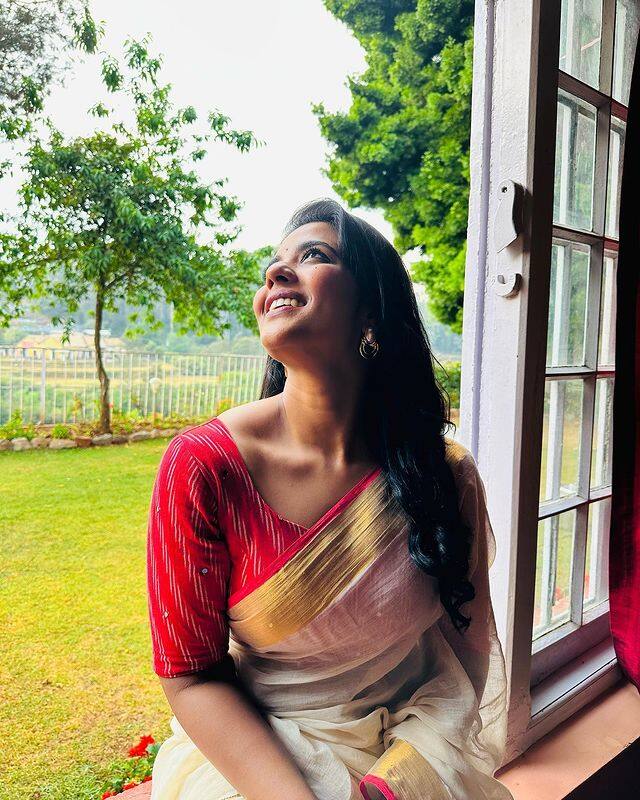 அட்டகத்தி படத்தில் சின்ன கதாபாத்திரத்தில் நடித்த இவர், விஜய் சேதுபதியுடன் நடித்து சற்று பிரபலமானார். அதன் பின் வந்த காக்க முட்டை,  இவரின் வாழ்வில் திருப்புமுனையாக அமைந்தது.