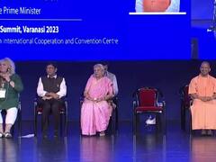 PM Modi Varanasi Visit: तस्वीरों में देखिए पीएम मोदी का वाराणसी दौरा, राज्यपाल और मुख्यमंत्री ने ऐसे किया स्वागत