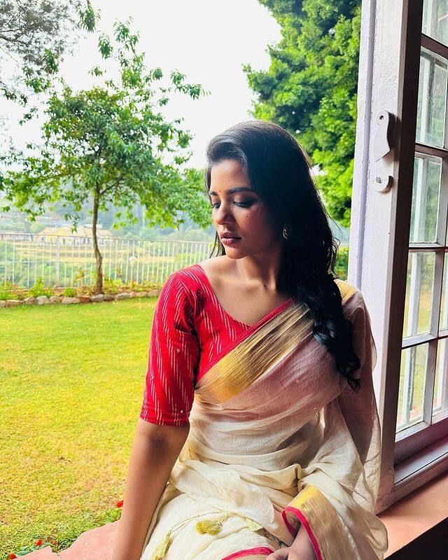 அதனைதொடர்ந்து வித்தியாசமான கதை கொண்ட படங்களை தேர்வு செய்து நடித்து வருகிறார்.