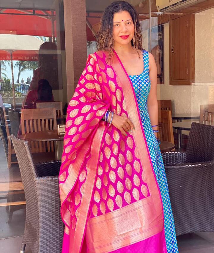 संभावना सेठ ने सरेआम अपनी नाराजगी जाहिर करते हुए उनके डूबते करियर का आरोप भोजपुरी जगत की लीड एक्ट्रेसेस आम्रपाली दुबे समेत काजल राघवानी और अक्षरा सिंह पर लगाया था.