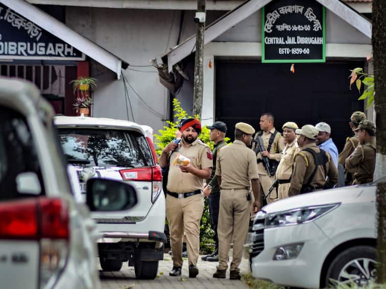Amritpal Singh Aides Out Of Punjab Jailbreak Worry Prompts Police To Shift intelligence report Ajnala incident Jailbreak Worry Prompts Police To Shift Amritpal Singh's Aides Out Of Punjab: Report