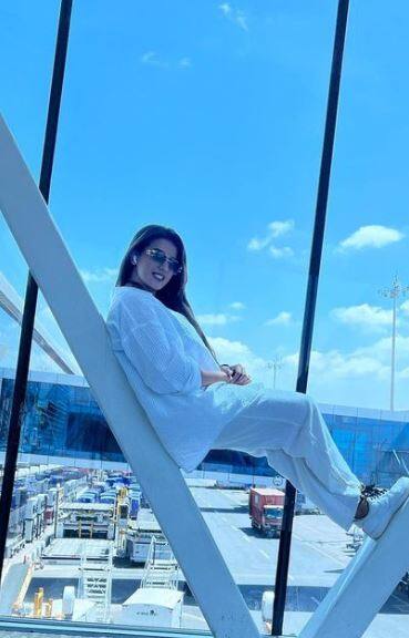 ਅਕਸ਼ਰਾ ਸਿੰਘ ਨੇ ਵਾਈਟ ਆਊਟਫਿਟ 'ਚ ਦਿਖਾਇਆ ਸਵੈਗ